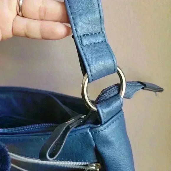 Beautiful! BUENO Navy Blue Crossbody Bag Adjustable Faux Laether Silver Zippers - Picture 9 of 10